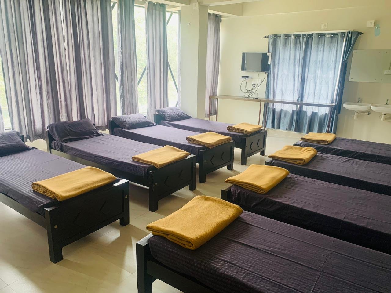 Royo dorm-style room