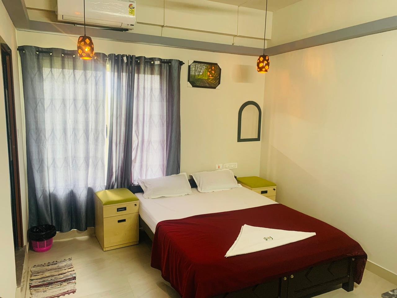 Royo Rooms